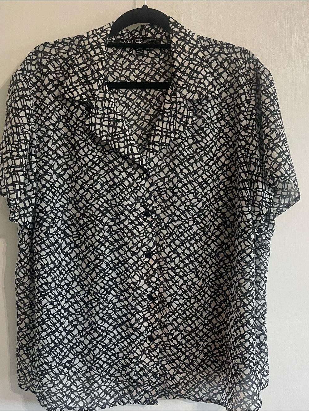 Kasper Black & White Geometric Button-Down Shirt